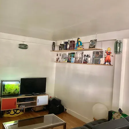 Proche Des Buttes-chaumont Apartment